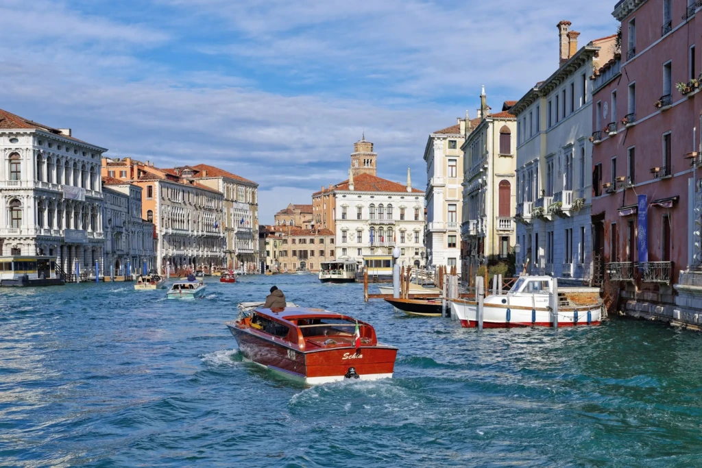 Bateau sur le grans canal Venise