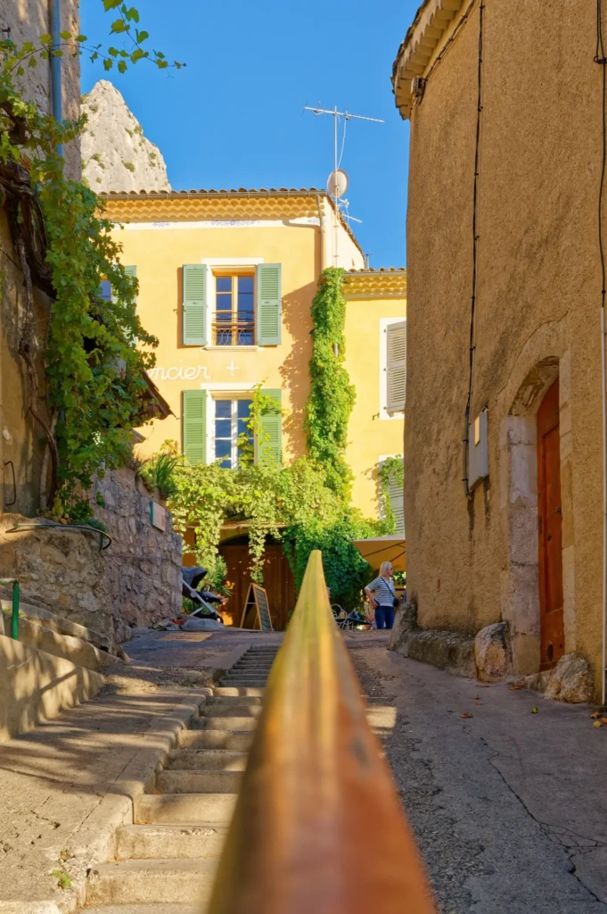 moustier ruelle