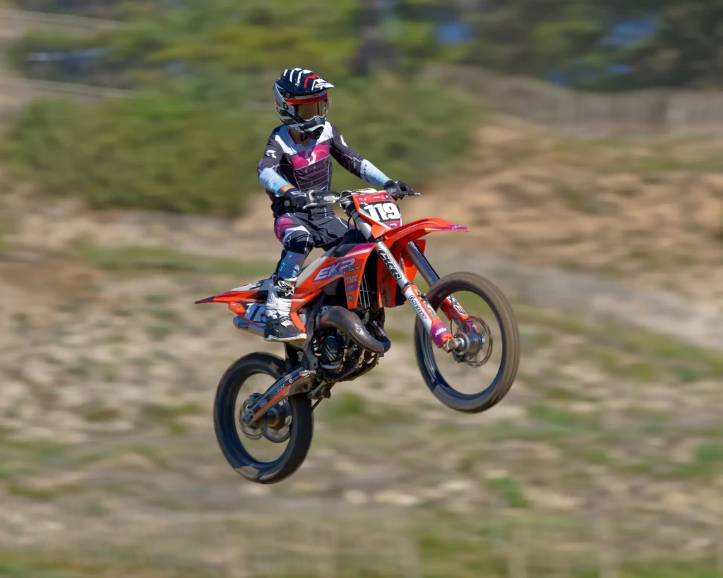photgraphe sportif course motocross a pernes les fontaines