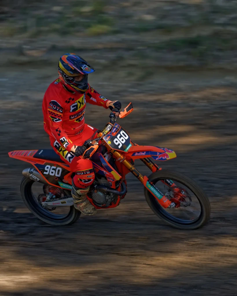 stage photo motocross zoom horizon