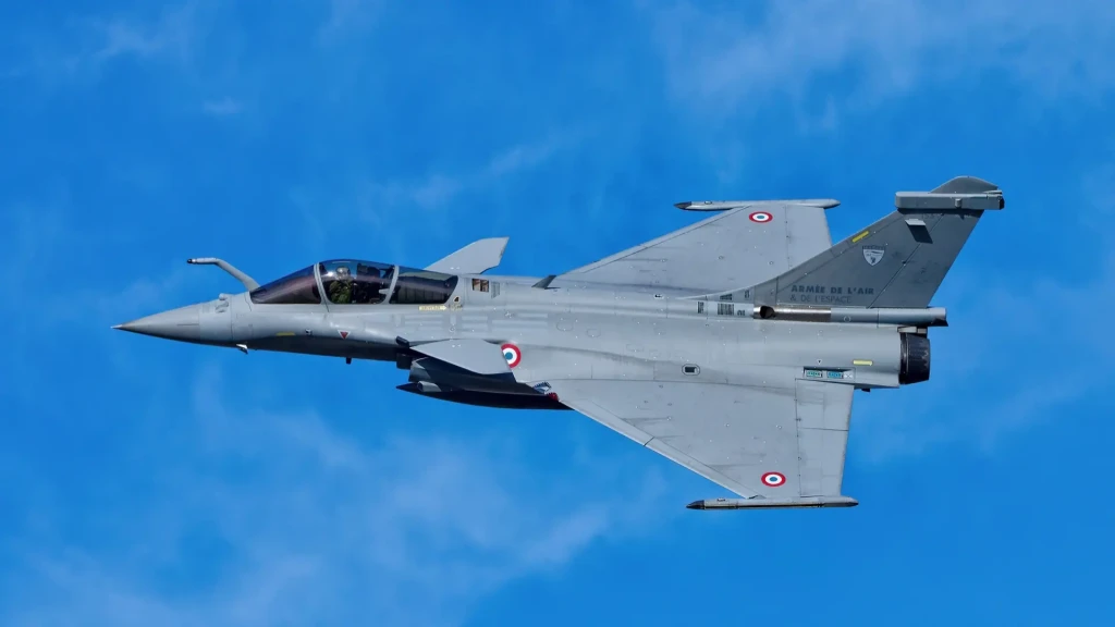 zoom horizon avion de chasse